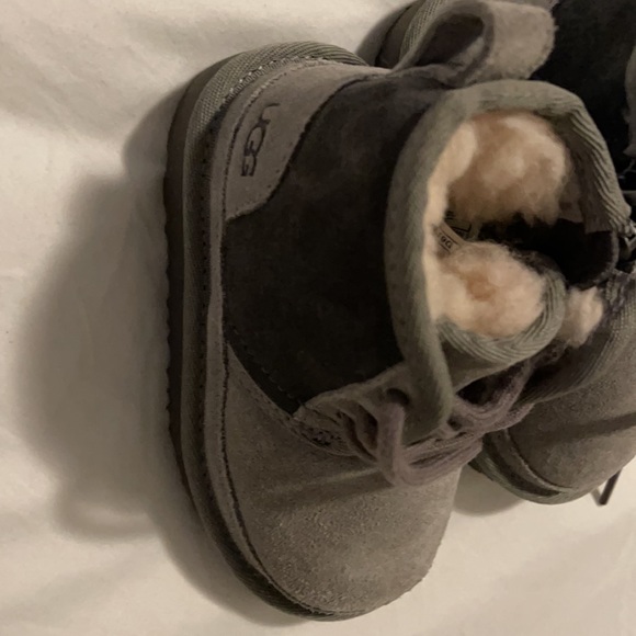 UGGS - Picture 7 of 16